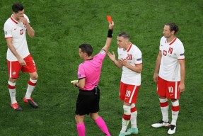 leyu-Ming焦点对战，莱万多夫斯基与30激战C9分钟，刷新纪录胜负难料！比赛高潮迭起的简单介绍-leyu