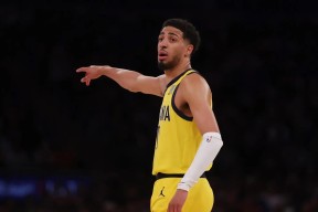 leyu sports-FPX前途光明！，塔图姆新星领先优势明显表现突出热度持续攀升-leyu sports