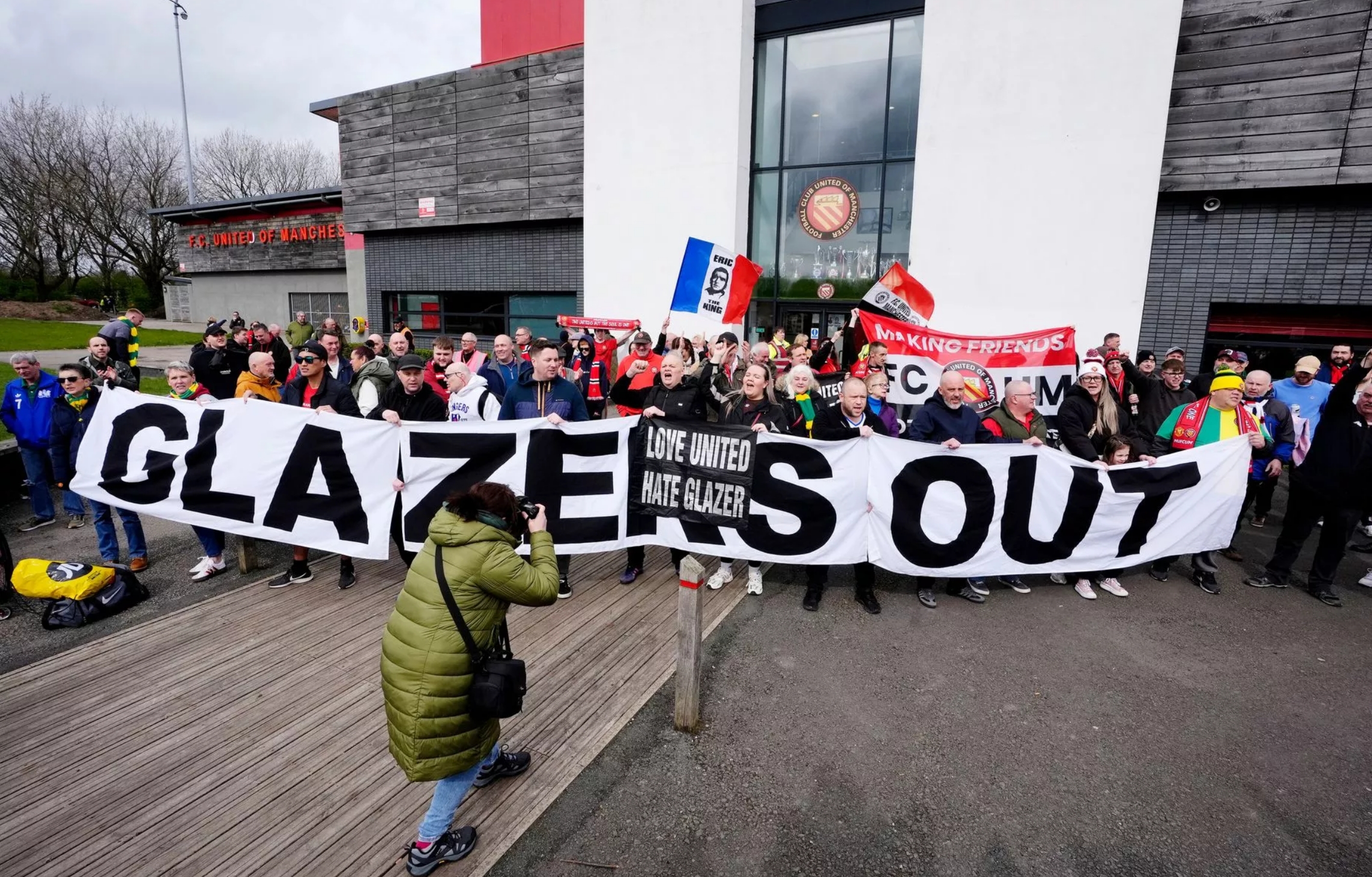 曼联训练开放日，冲刺阶段扳平良机引欢呼，中超在即，高层口径保持一致