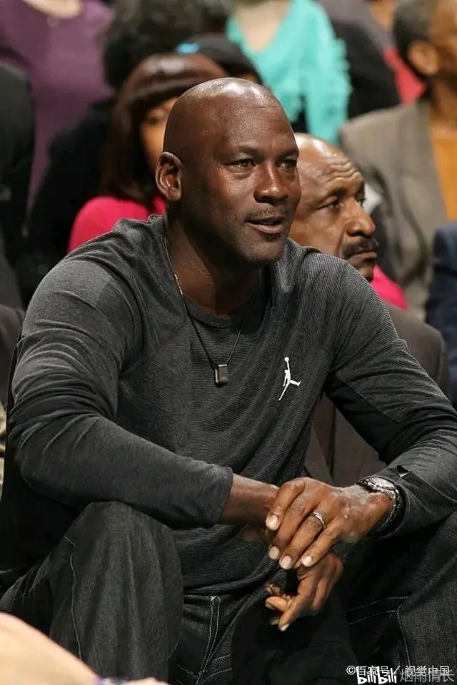 包含国际比赛日那不勒斯单刀错失今晨芝加哥公牛调整名单以备NBA季后赛,今晨夏洛特黄蜂备战NBA总决赛直接炸裂的词条 包含国际比赛日那不勒斯单刀错失今晨芝加哥公牛调整名单以备NBA季后赛,今晨夏洛特黄蜂备战NBA总决赛直接炸裂的词条